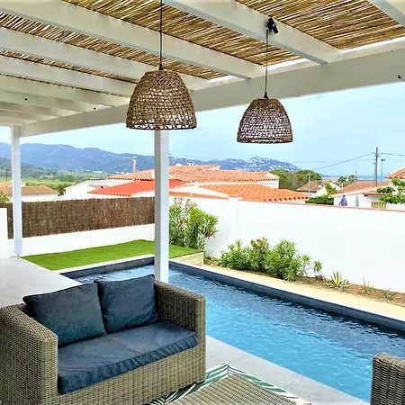 Villa Luxury House In