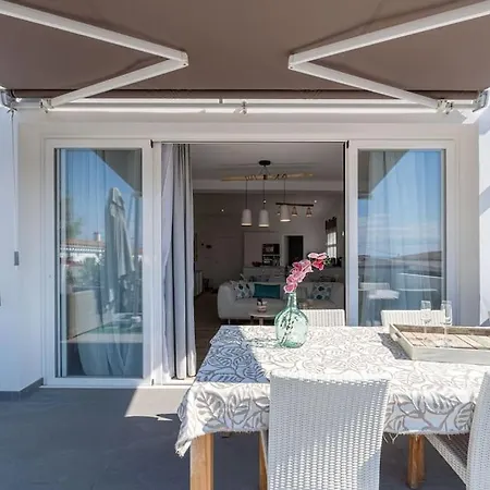 Luxury House In * Roses