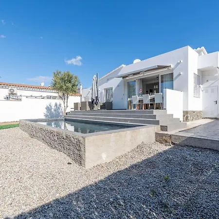 Luxury House In Villa Roses